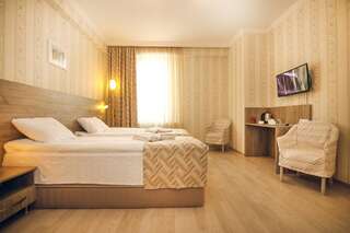 Отель Hotel Kenari Тбилиси Просторный двухместный номер с 2 отдельными кроватями-3